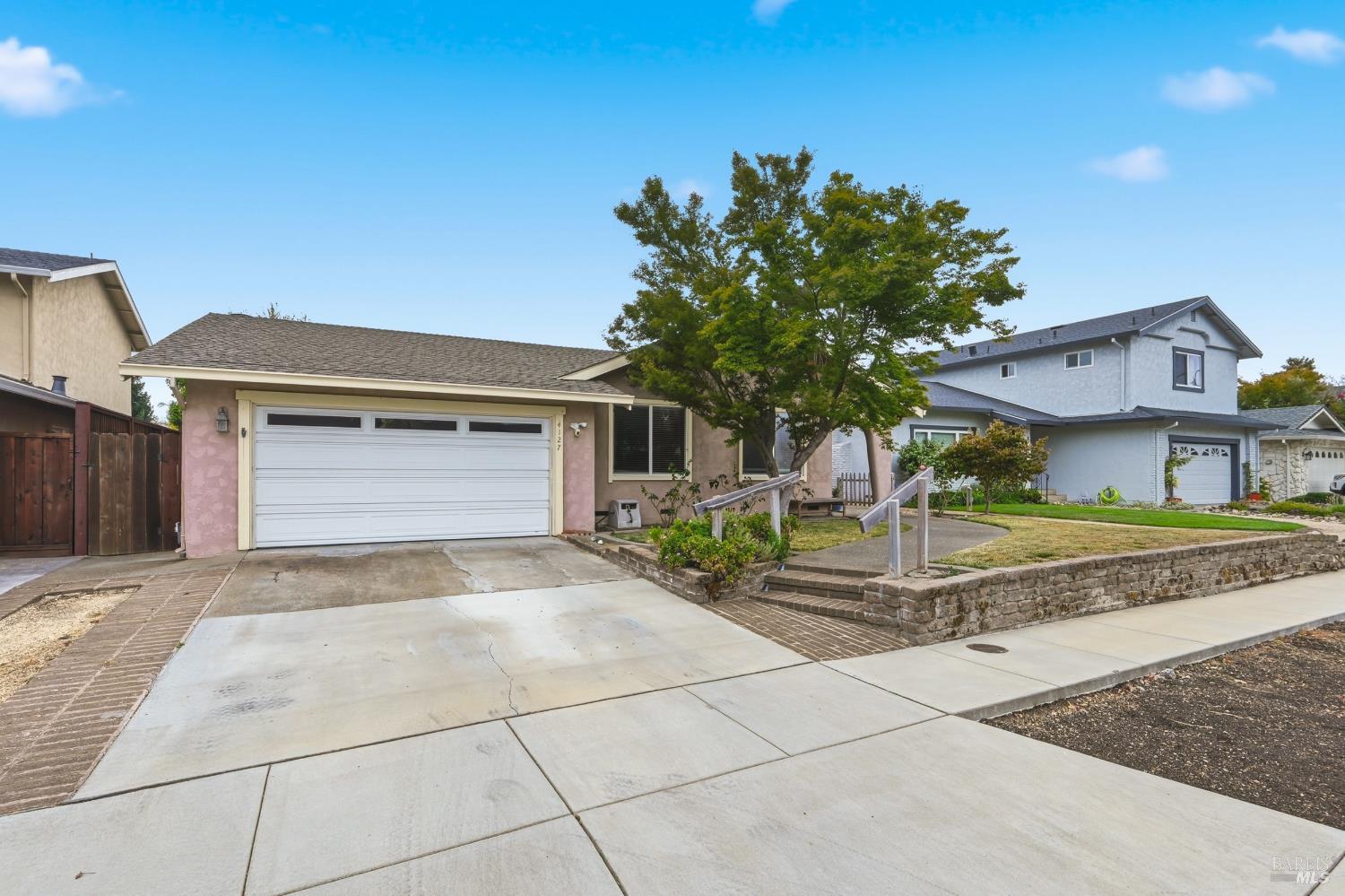 4127 Via La Paz Napa CA 94558