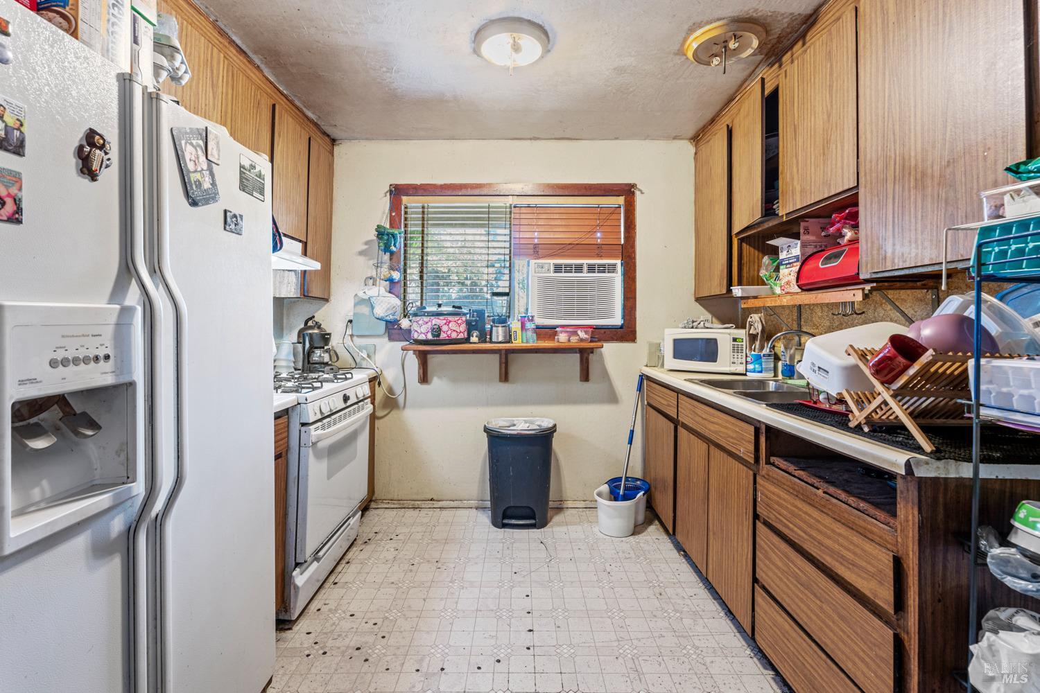 490 Della Avenue Willits CA 95490