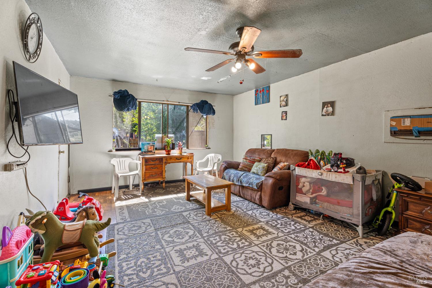 490 Della Avenue Willits CA 95490