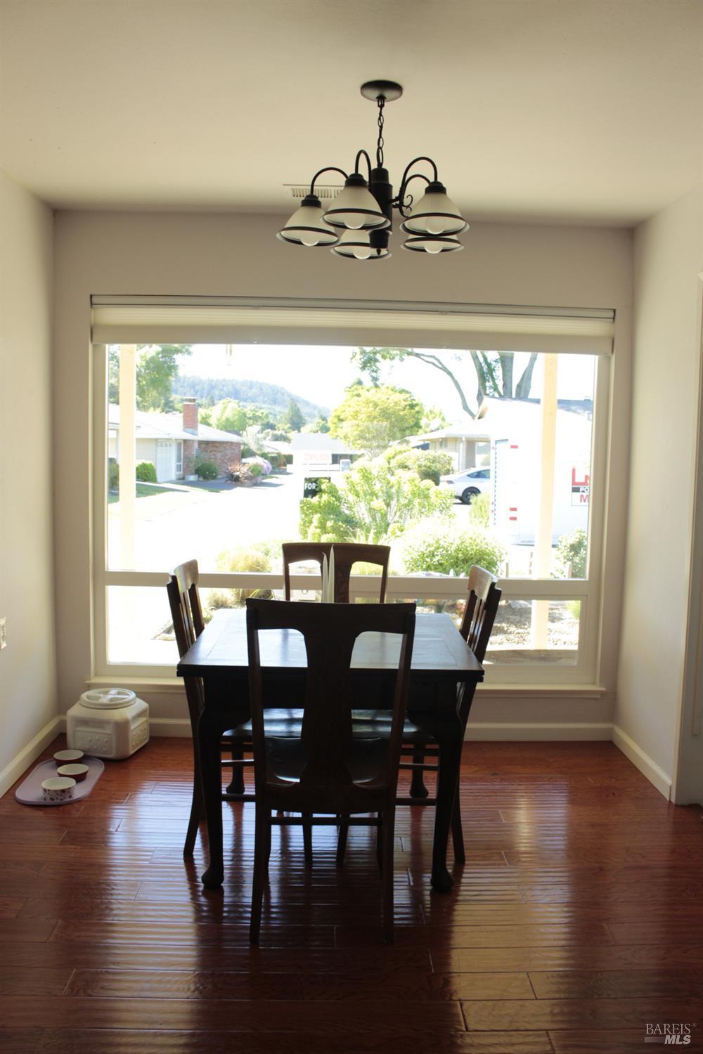 11 Oakgreen Santa Rosa CA 95409