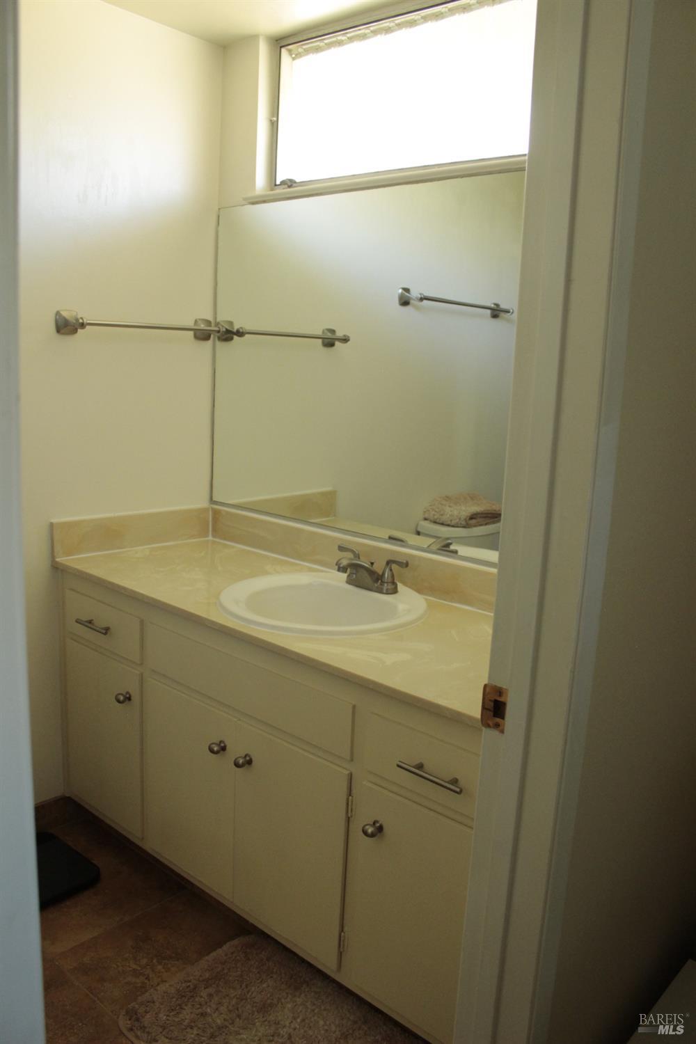 11 Oakgreen Santa Rosa CA 95409