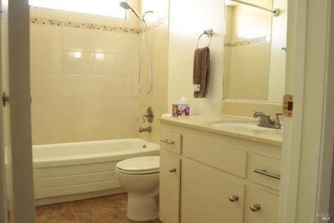 11 Oakgreen Santa Rosa CA 95409