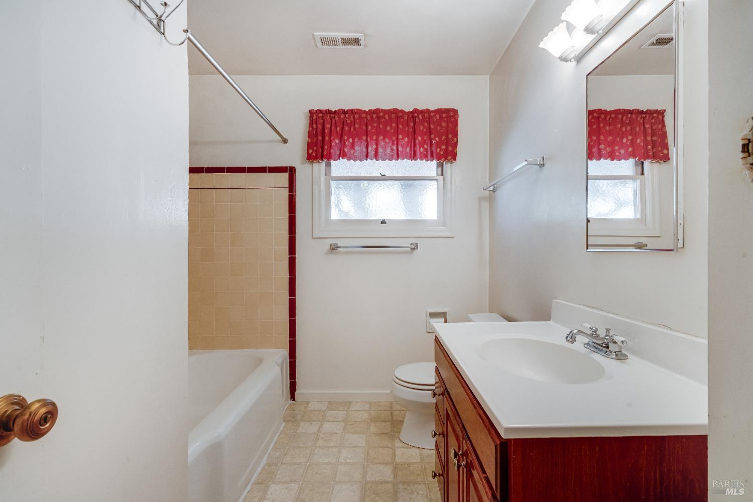 1034 Stewart Street Santa Rosa CA 95404