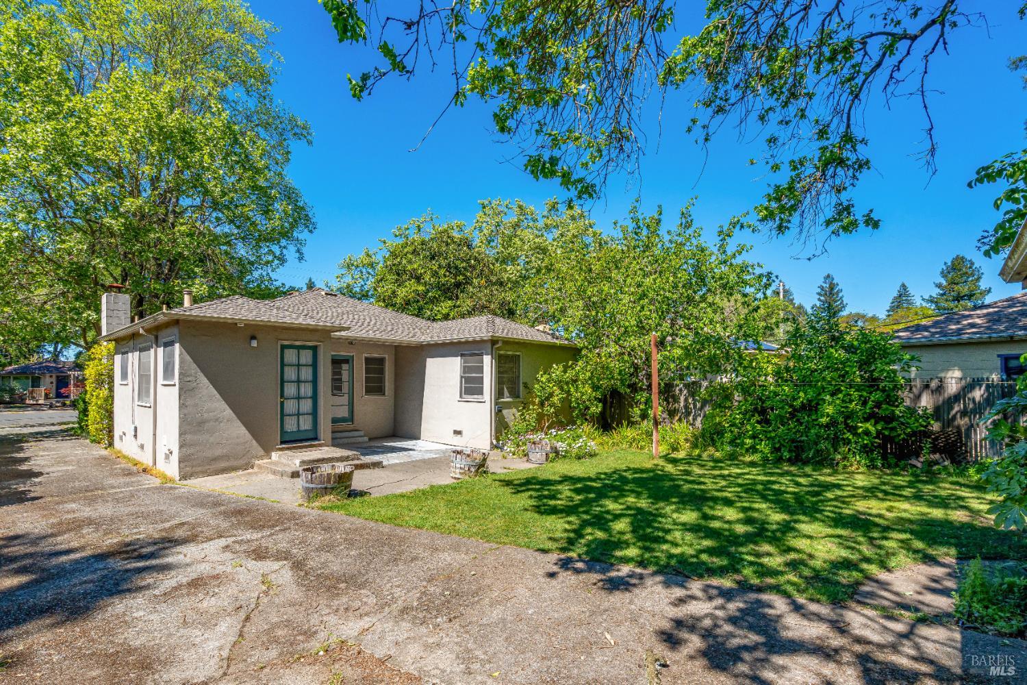 1034 Stewart Street Santa Rosa CA 95404