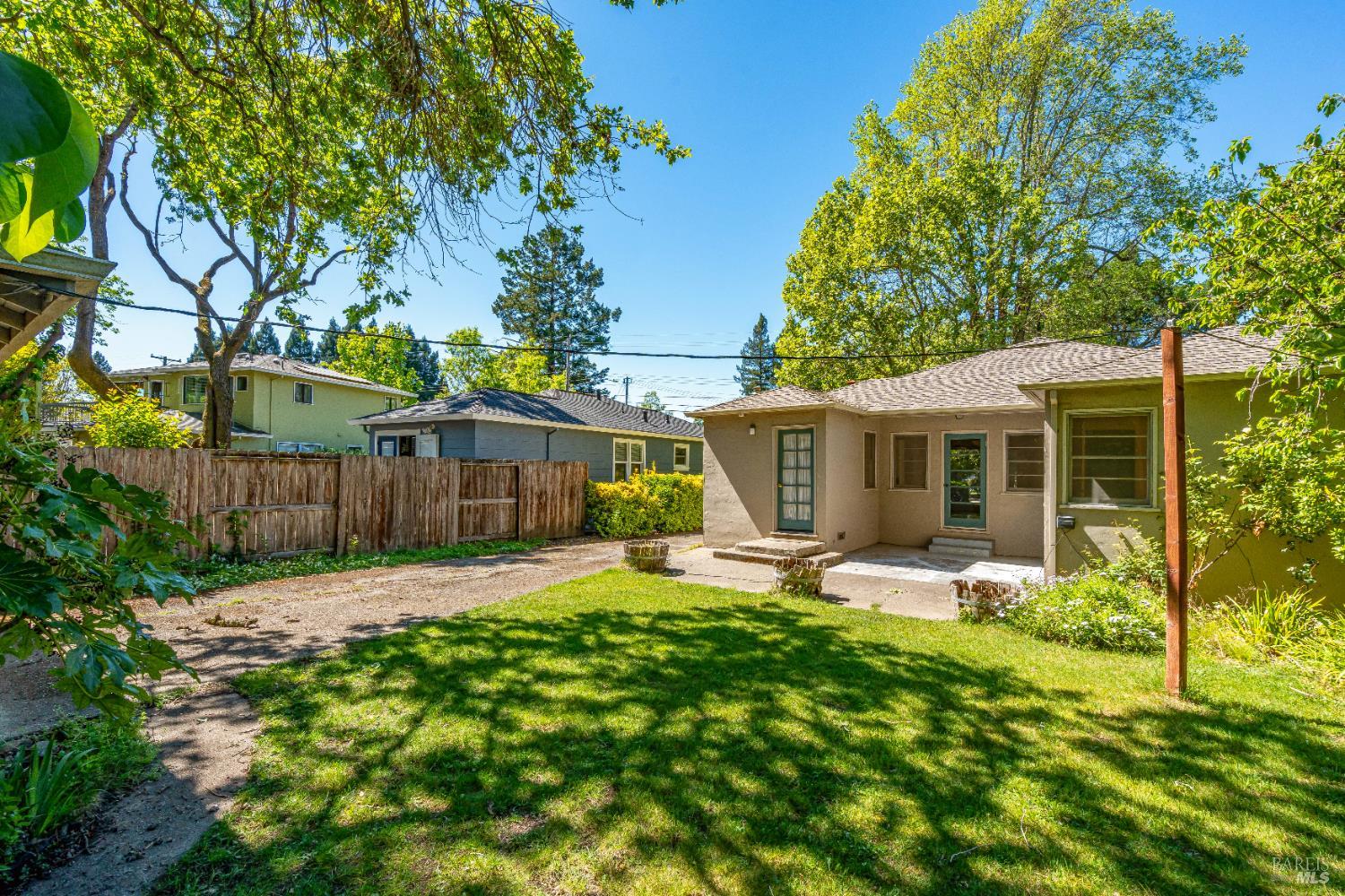 1034 Stewart Street Santa Rosa CA 95404