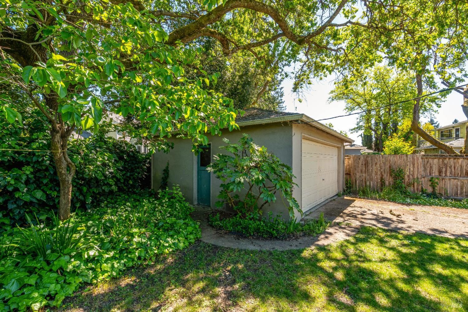 1034 Stewart Street Santa Rosa CA 95404