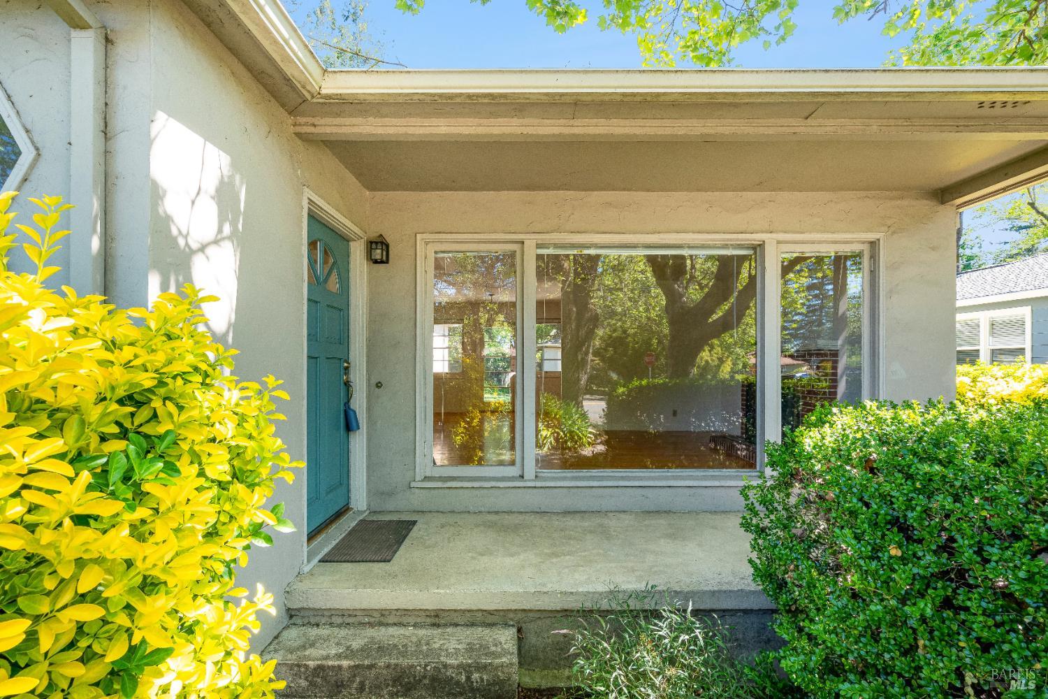 1034 Stewart Street Santa Rosa CA 95404