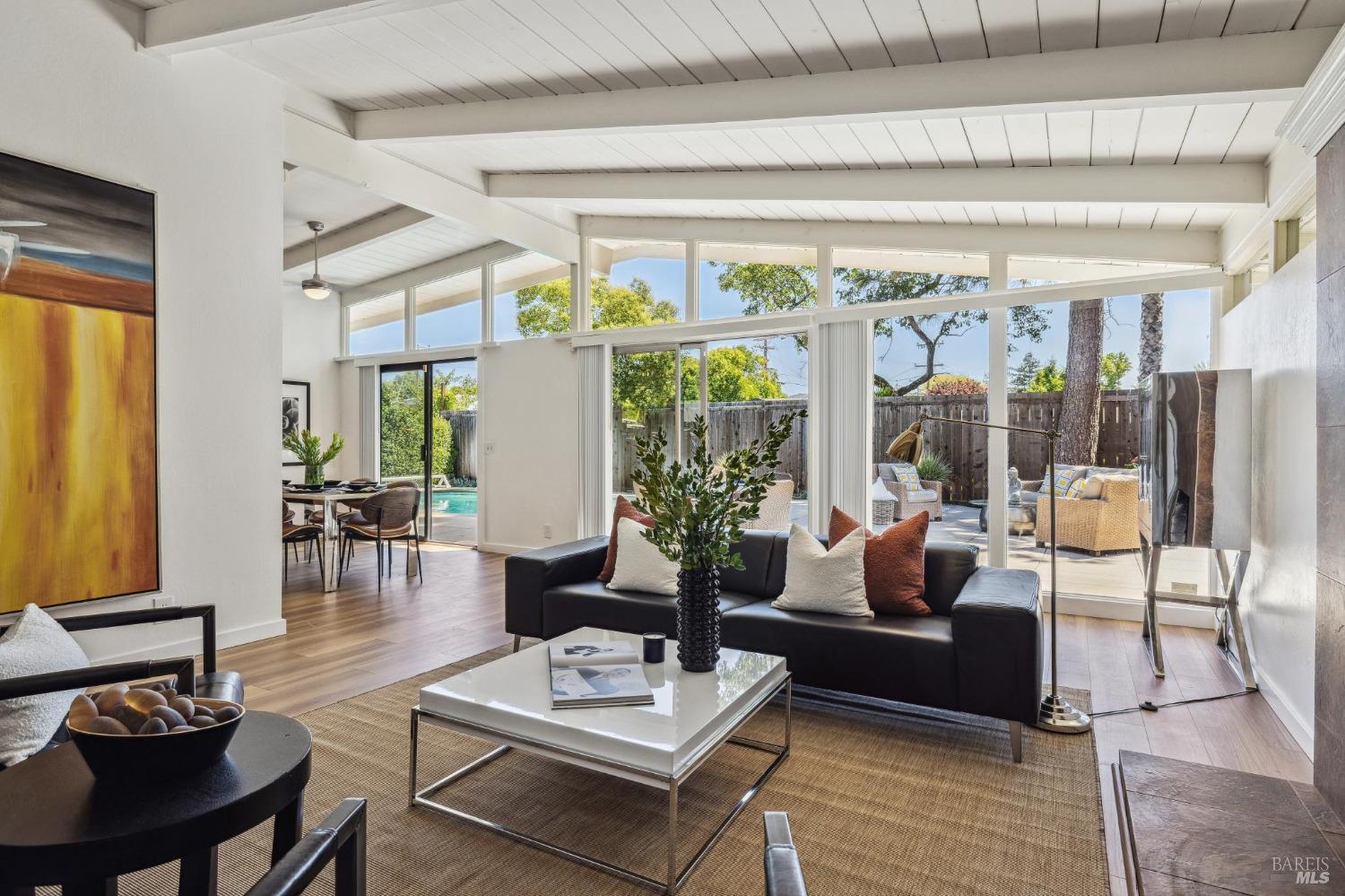 1004 Las Pavadas Avenue San Rafael CA 94903