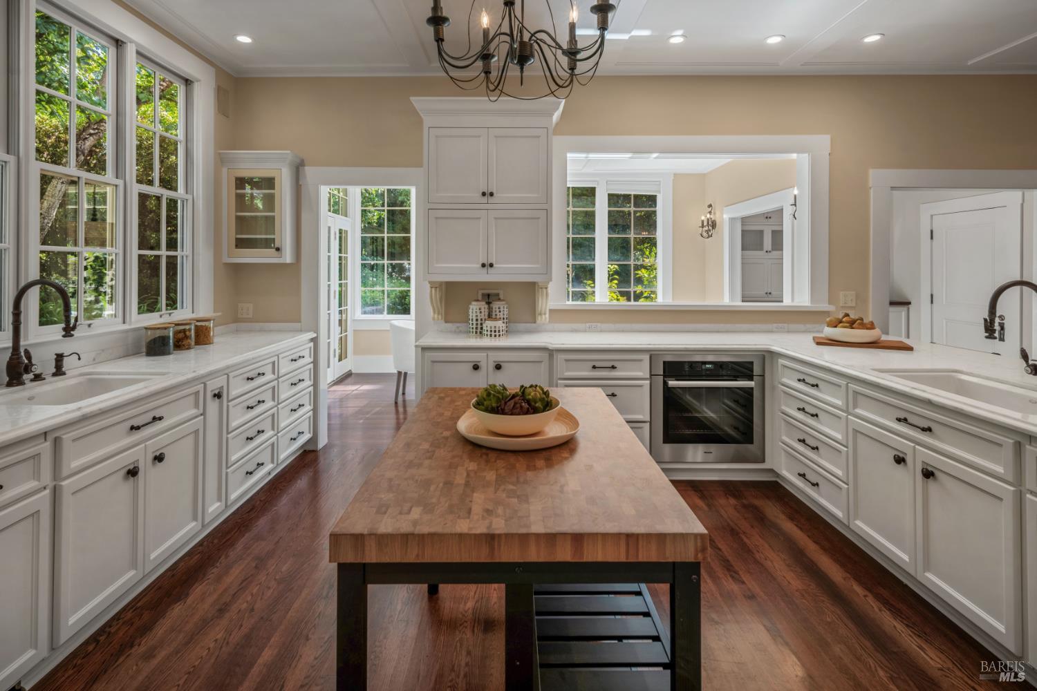 3242 Silverado Trail N St. Helena CA 94574