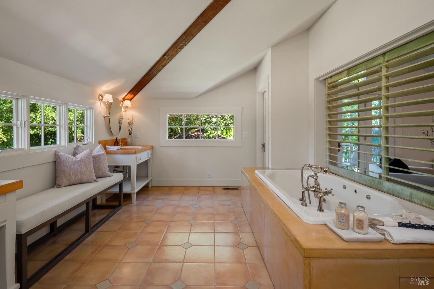 3242 Silverado Trail N St. Helena CA 94574