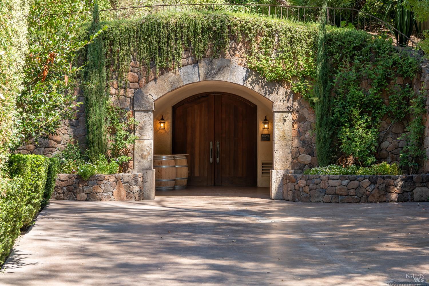 3242 Silverado Trail N St. Helena CA 94574