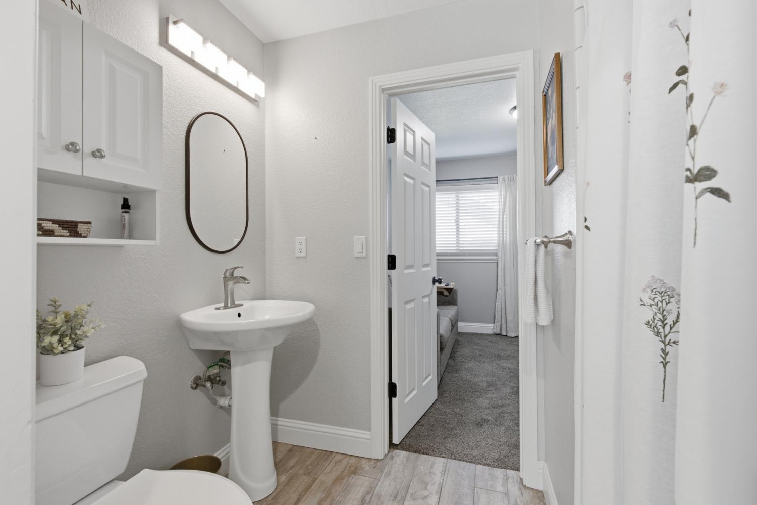 1299 Miners Roseville CA 95661