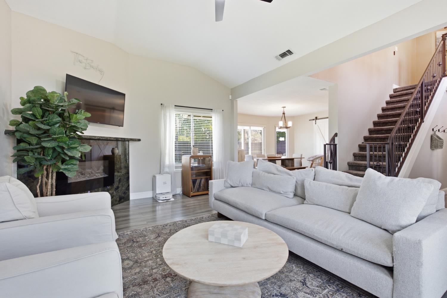 1299 Miners Roseville CA 95661
