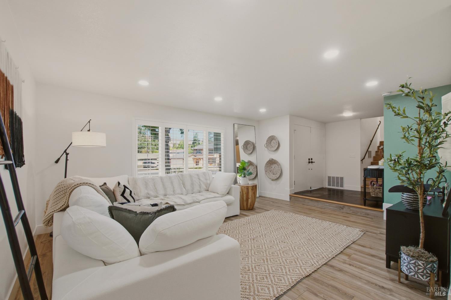 107 Cochise Court Vacaville CA 95688
