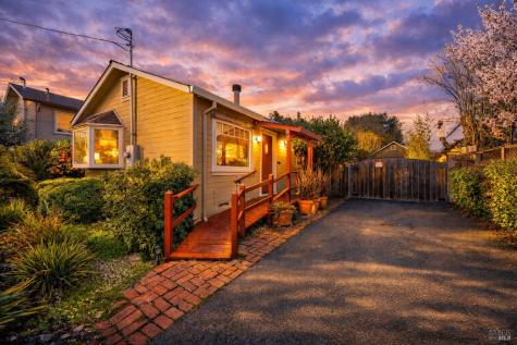 115 Sherman Street Healdsburg CA 95448