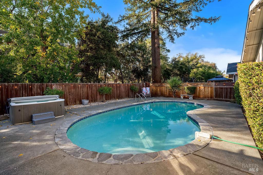 2033 Mission Boulevard Santa Rosa CA 95409