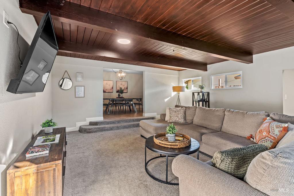 2033 Mission Boulevard Santa Rosa CA 95409