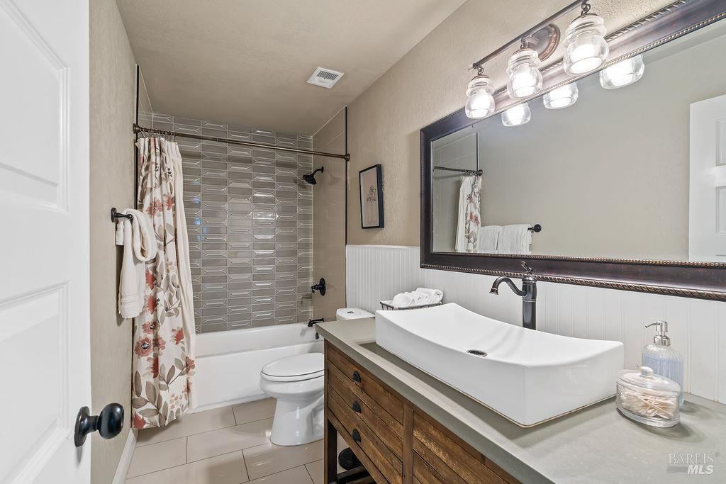2033 Mission Boulevard Santa Rosa CA 95409