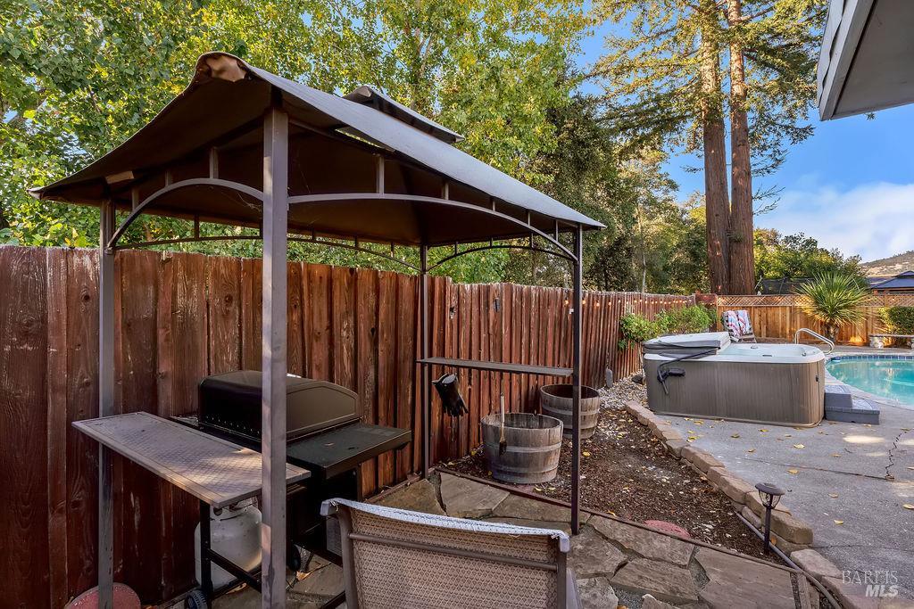 2033 Mission Boulevard Santa Rosa CA 95409