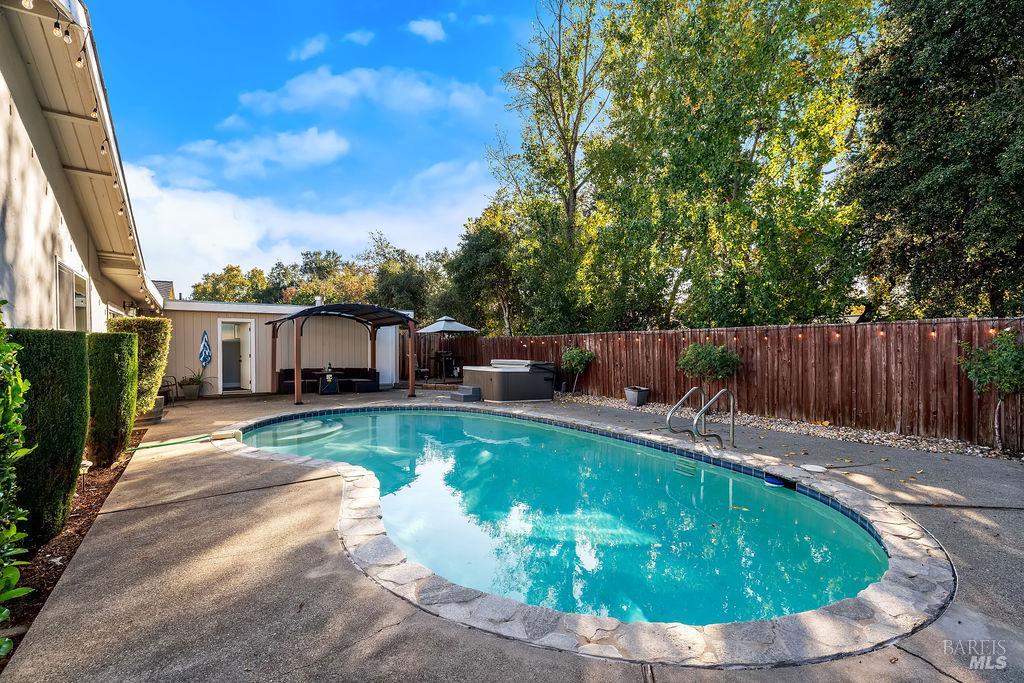 2033 Mission Boulevard Santa Rosa CA 95409