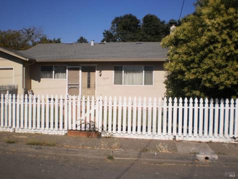 1828 Rosewood Drive Santa Rosa CA 95407