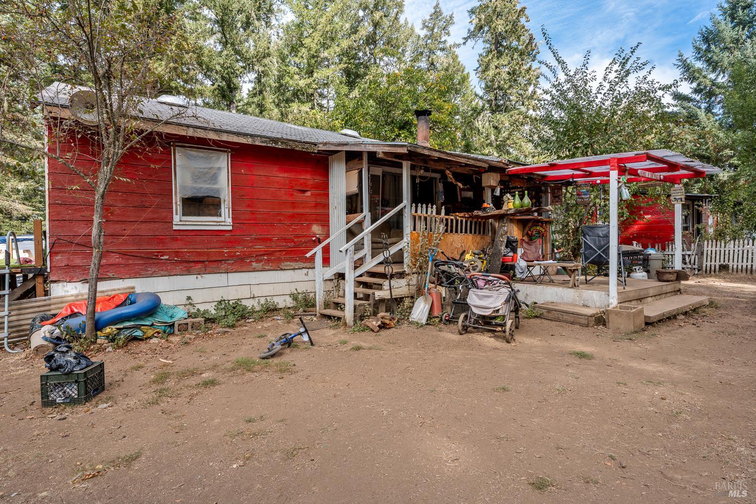 1995 E Hill Road Willits CA 95490