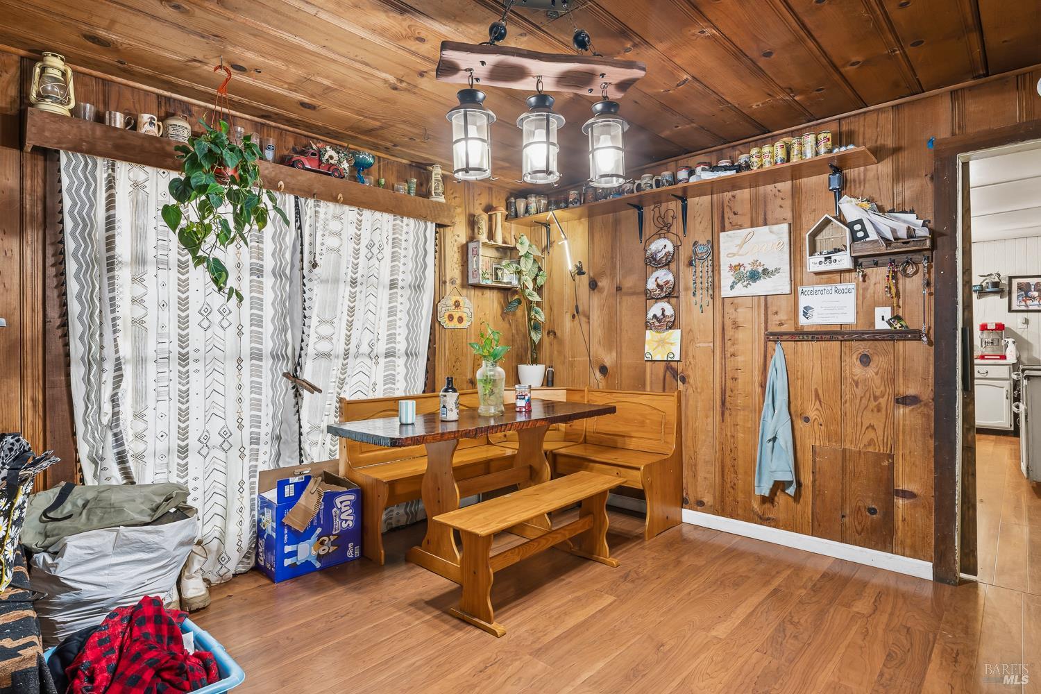 1995 E Hill Road Willits CA 95490