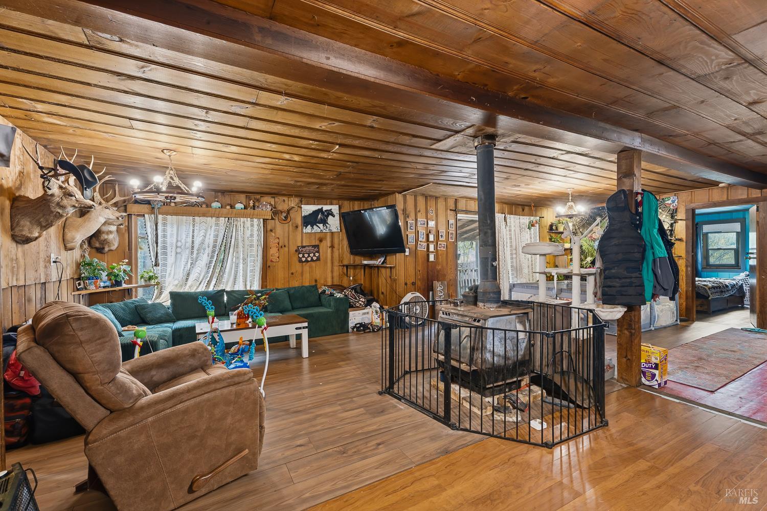 1995 E Hill Road Willits CA 95490