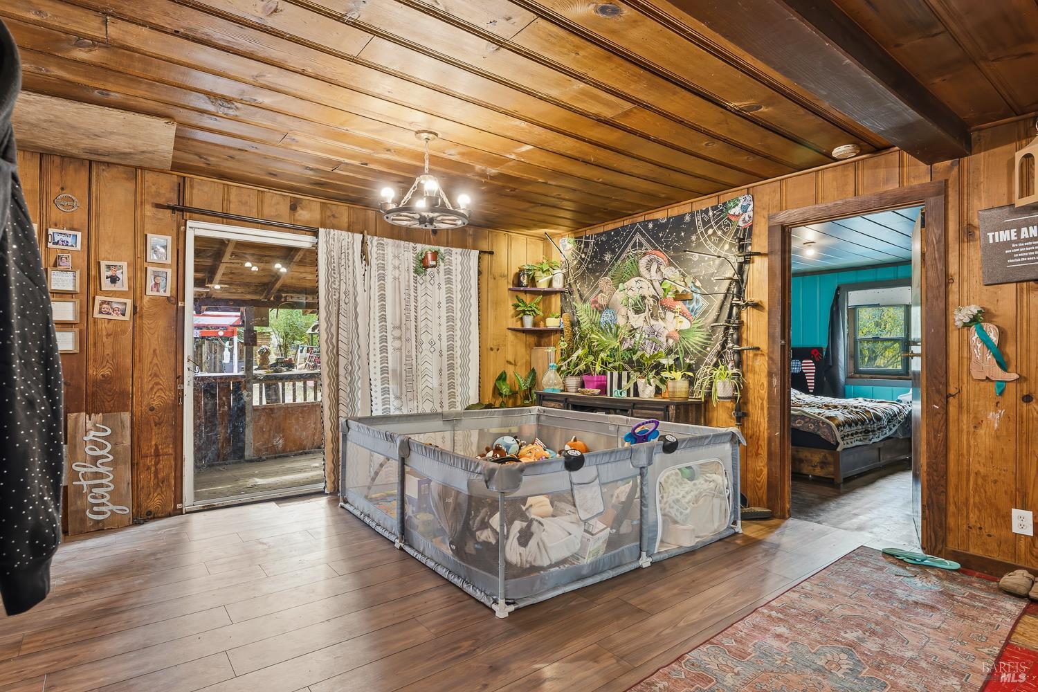 1995 E Hill Road Willits CA 95490
