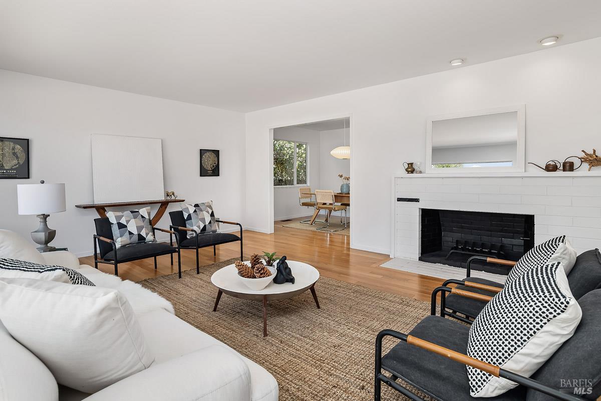 316 Riviera Drive San Rafael CA 94901