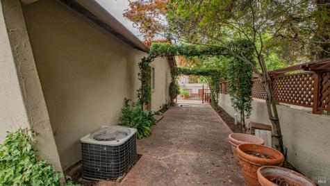 22 Greengate Court Santa Rosa CA 95409