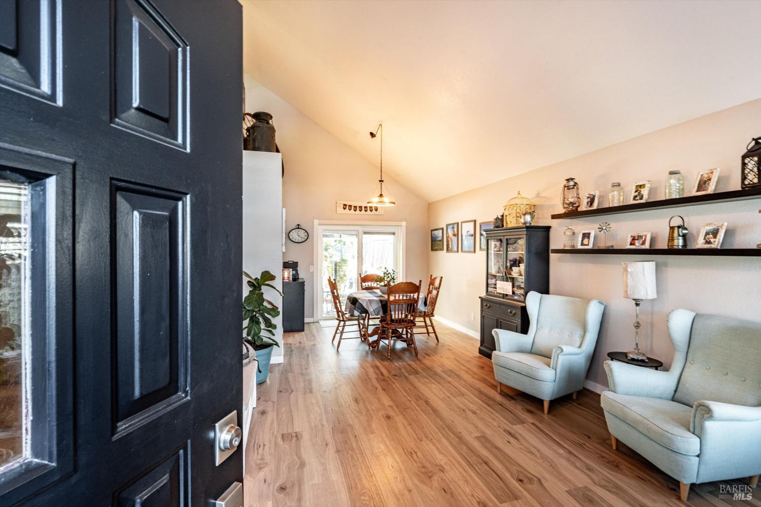 532 Walten Way Windsor CA 95492
