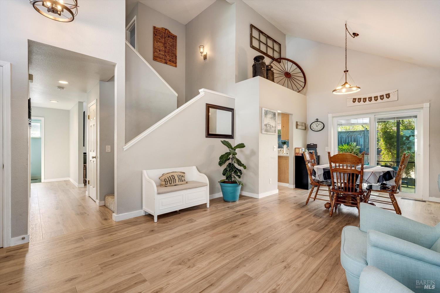 532 Walten Way Windsor CA 95492