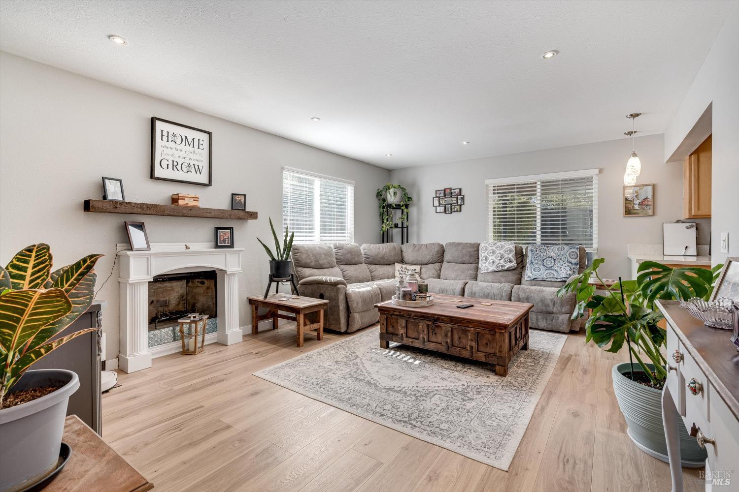 532 Walten Way Windsor CA 95492