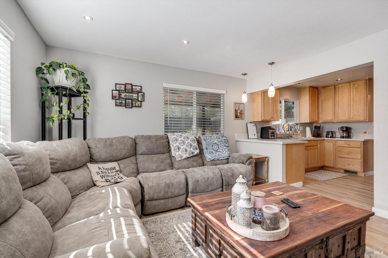 532 Walten Way Windsor CA 95492