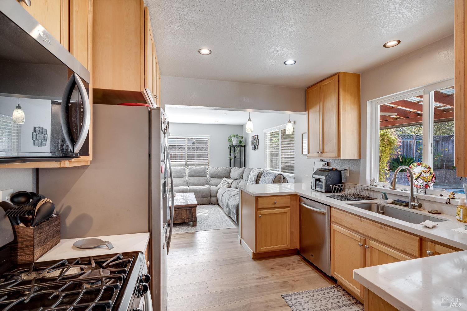 532 Walten Way Windsor CA 95492
