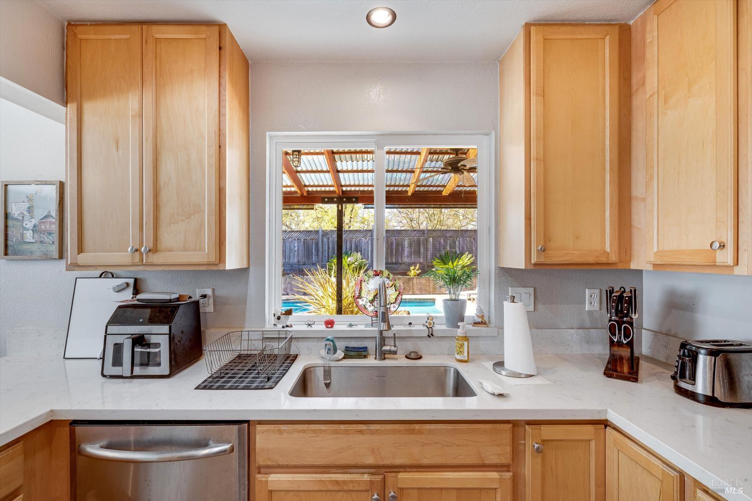 532 Walten Way Windsor CA 95492