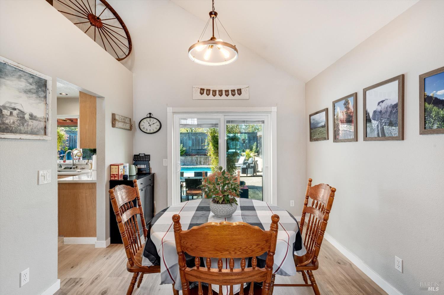 532 Walten Way Windsor CA 95492