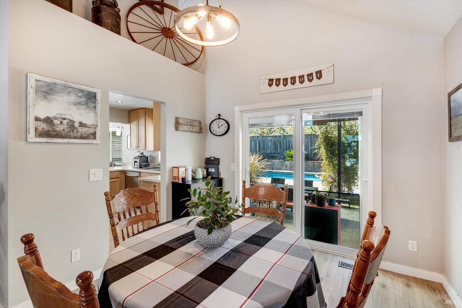 532 Walten Way Windsor CA 95492