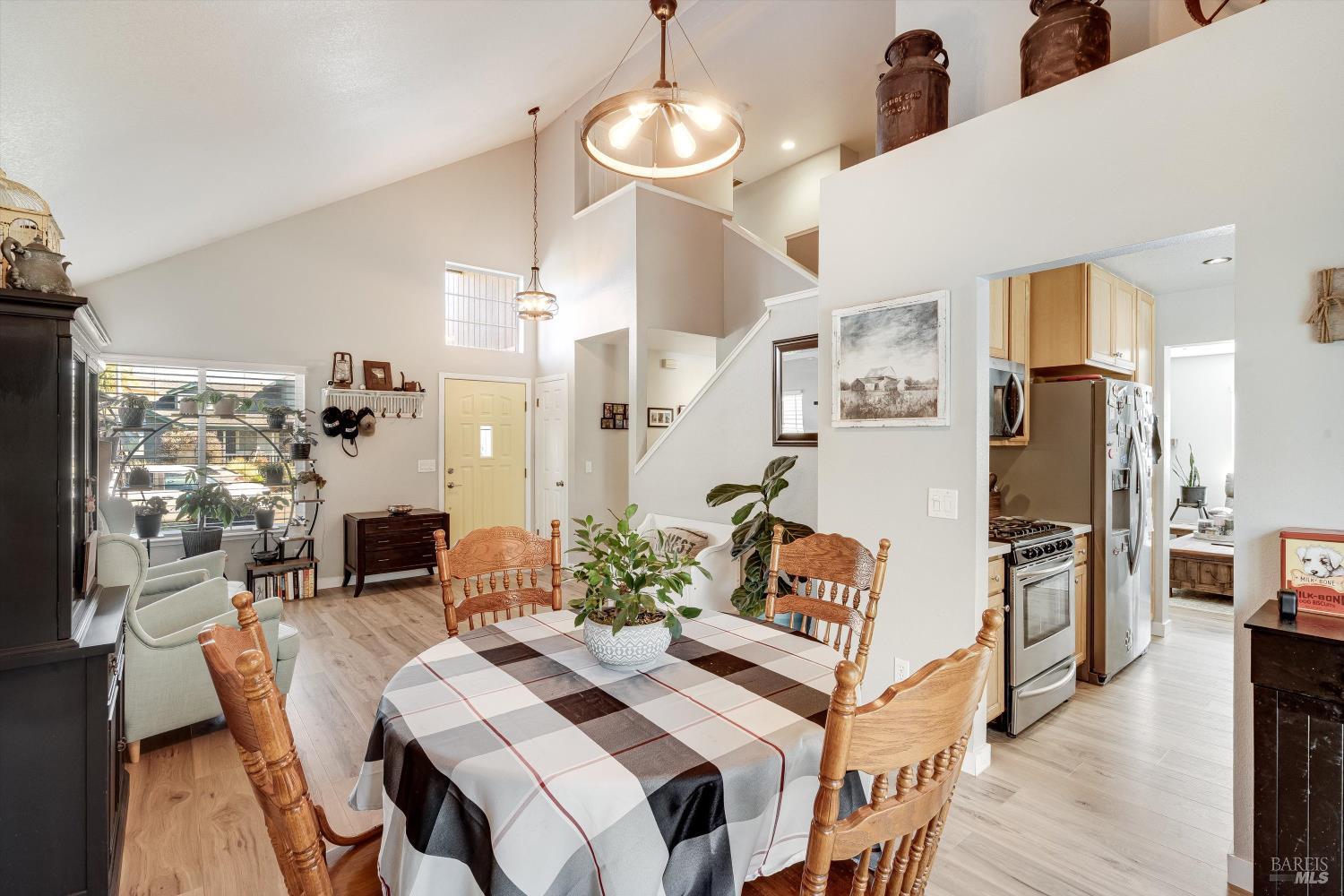 532 Walten Way Windsor CA 95492