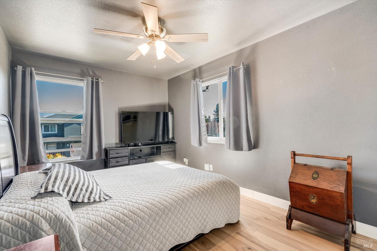 532 Walten Way Windsor CA 95492