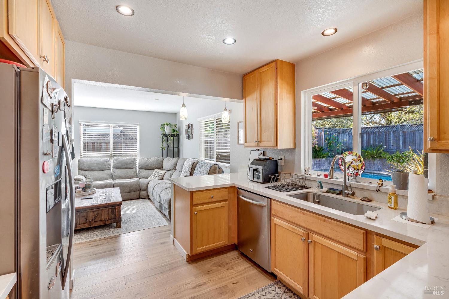 532 Walten Way Windsor CA 95492