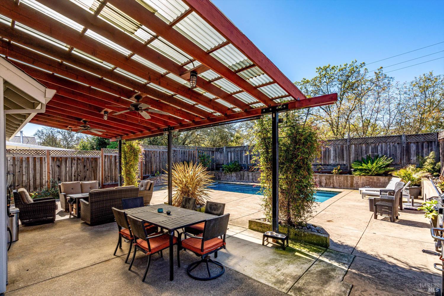 532 Walten Way Windsor CA 95492