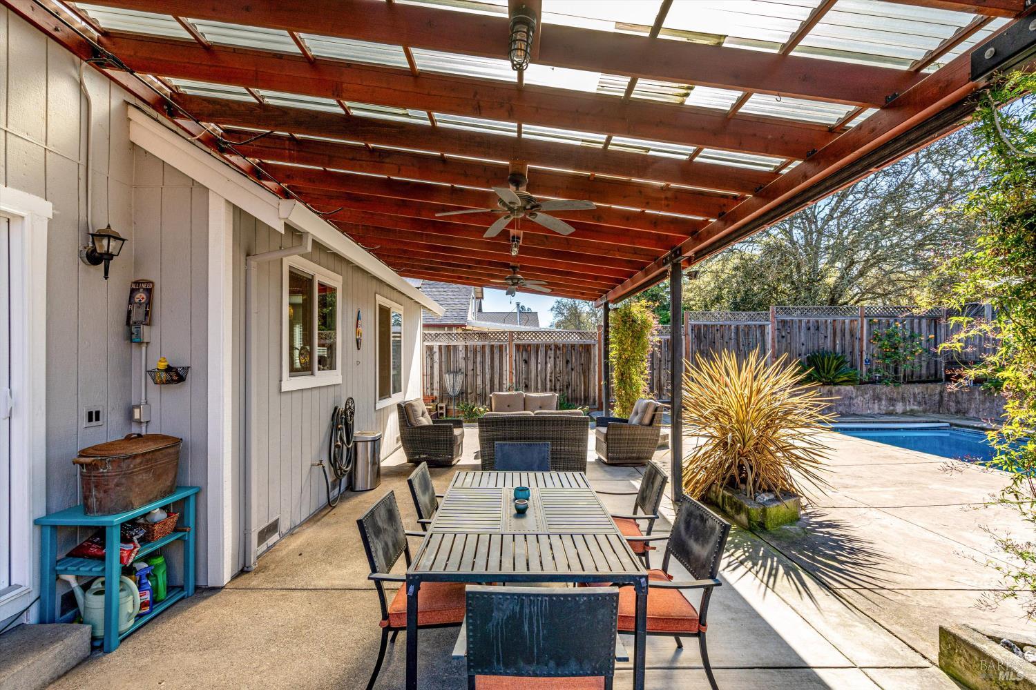 532 Walten Way Windsor CA 95492