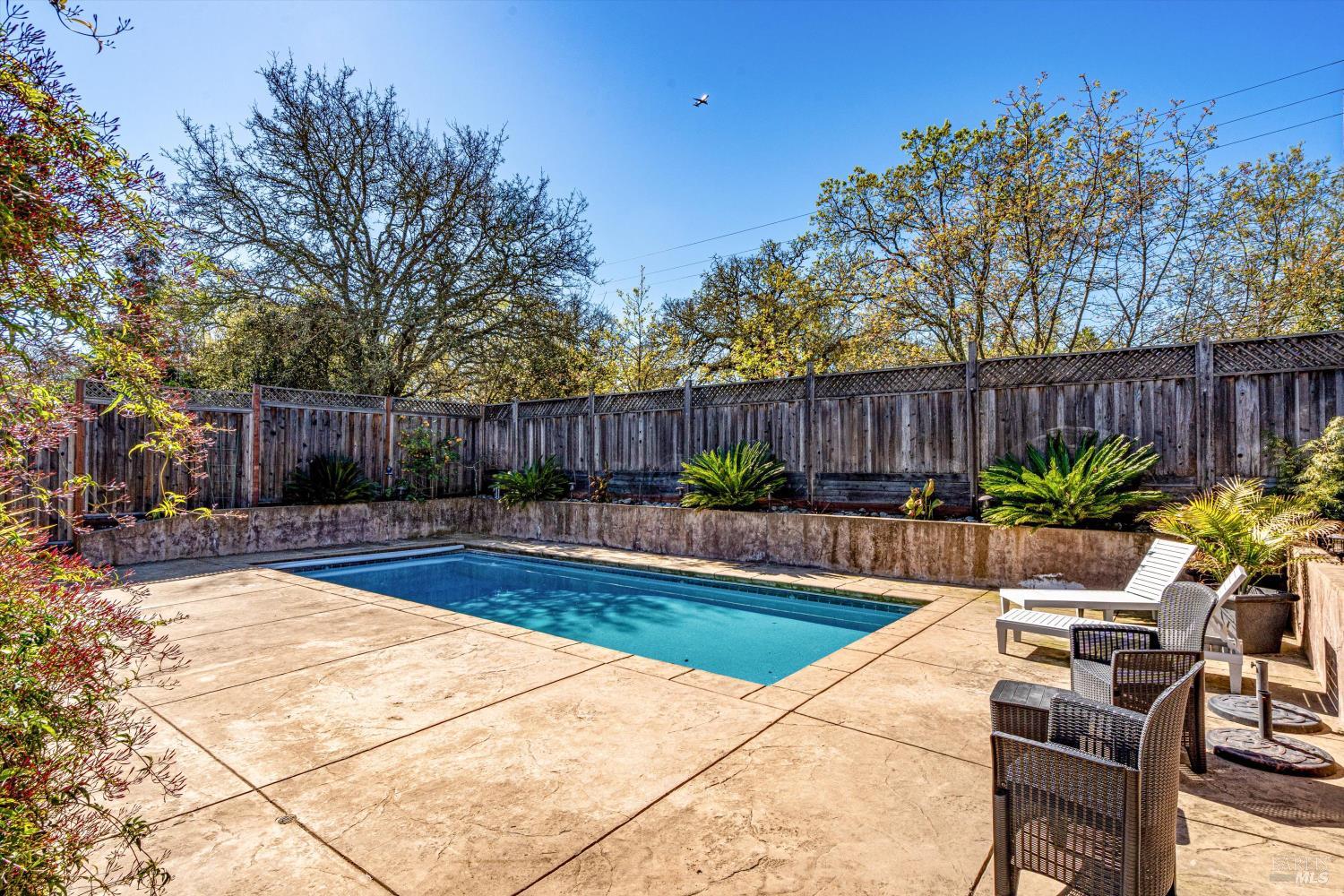 532 Walten Way Windsor CA 95492