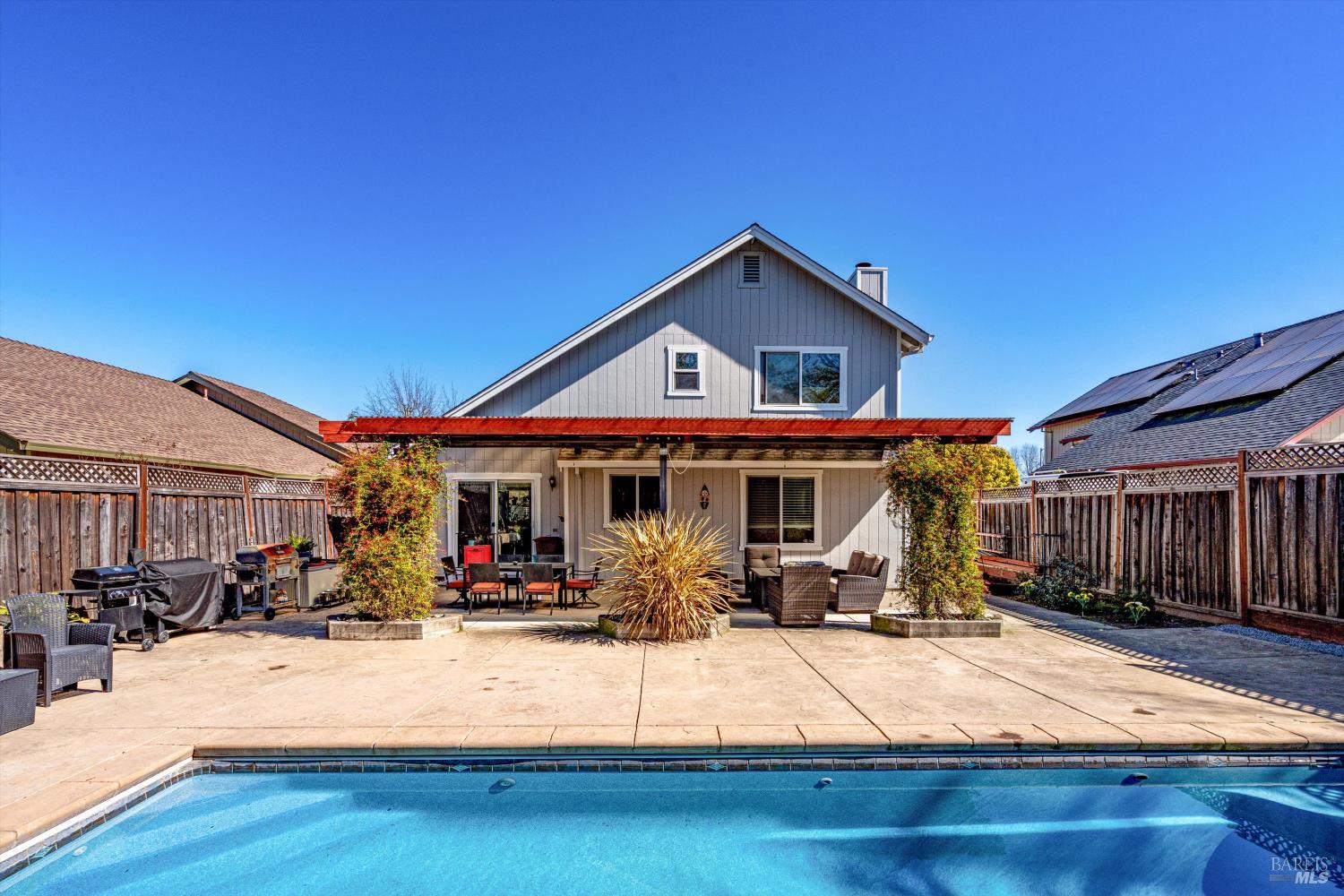 532 Walten Way Windsor CA 95492