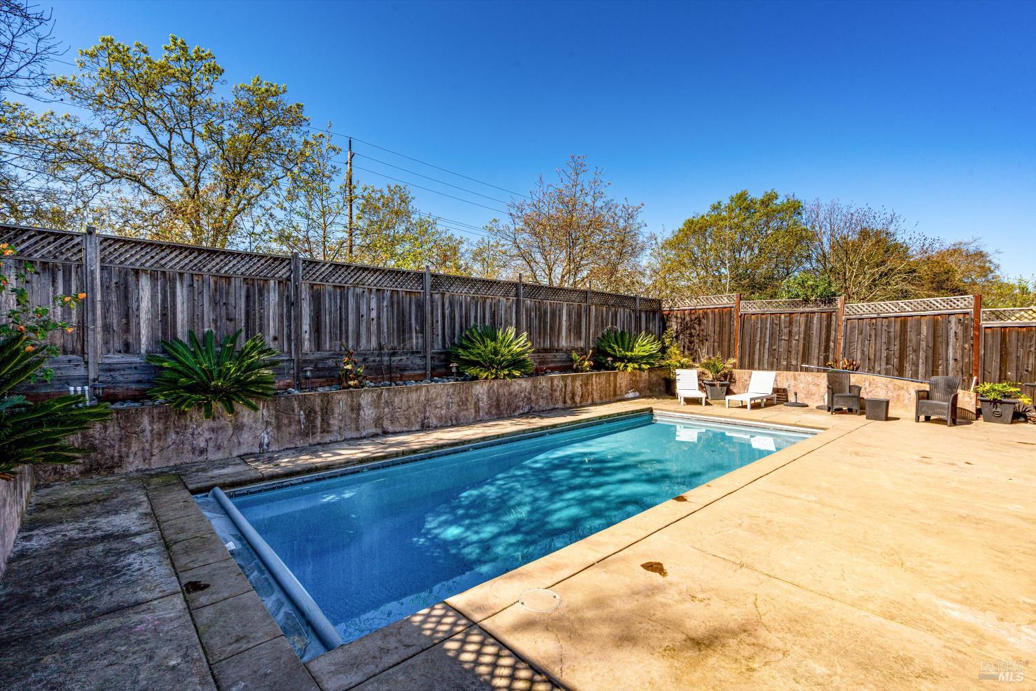 532 Walten Way Windsor CA 95492