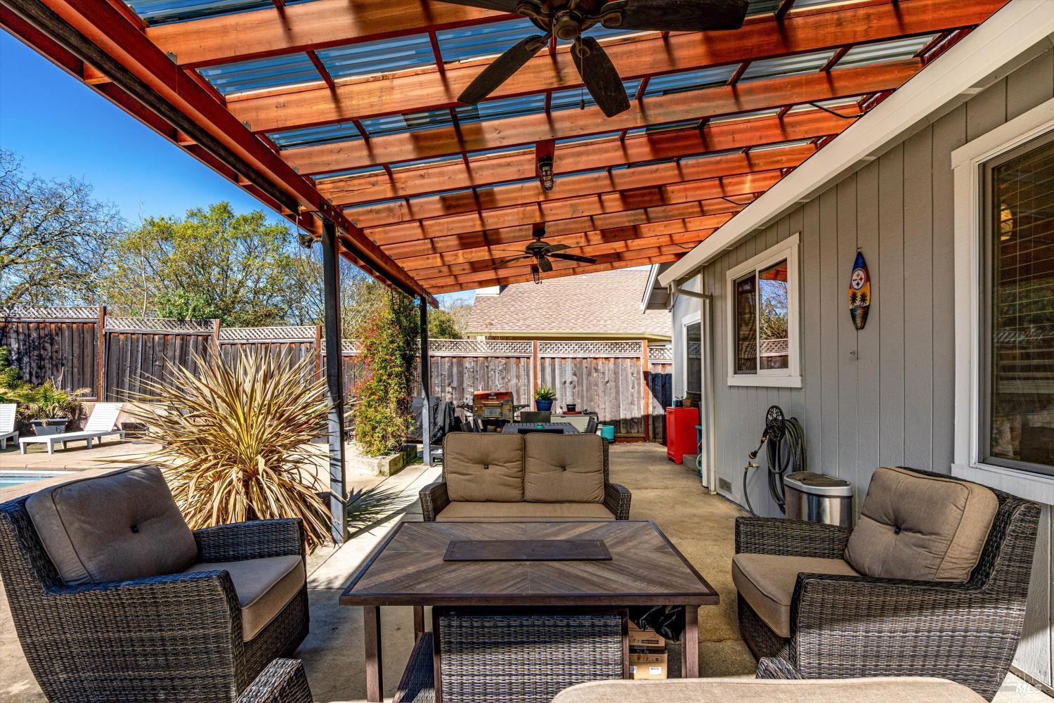 532 Walten Way Windsor CA 95492