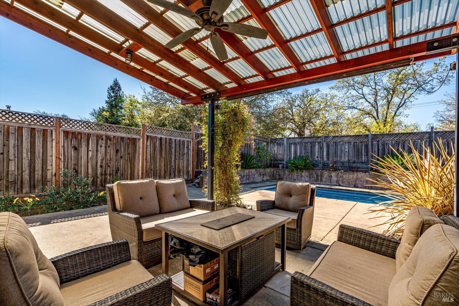 532 Walten Way Windsor CA 95492