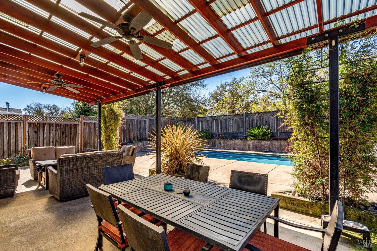 532 Walten Way Windsor CA 95492